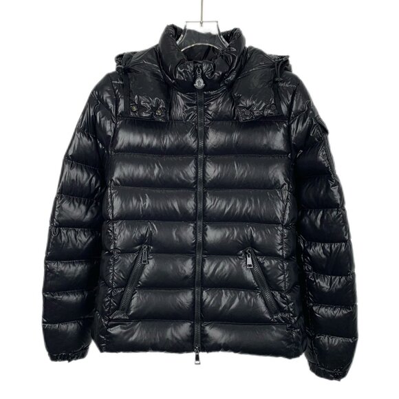 CW0321 Moncler Black Down Puffer Jacket With Hood & Zipper Pockets For Cold Weat - Picture 1 of 8